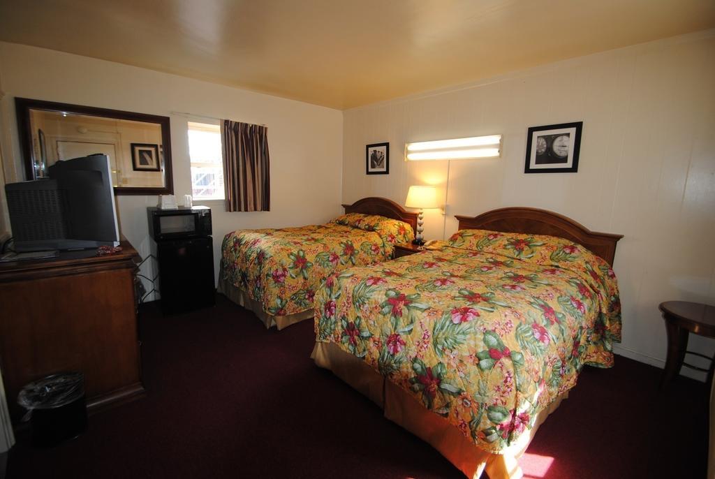 Lee High Inn Fairfax Szoba fotó